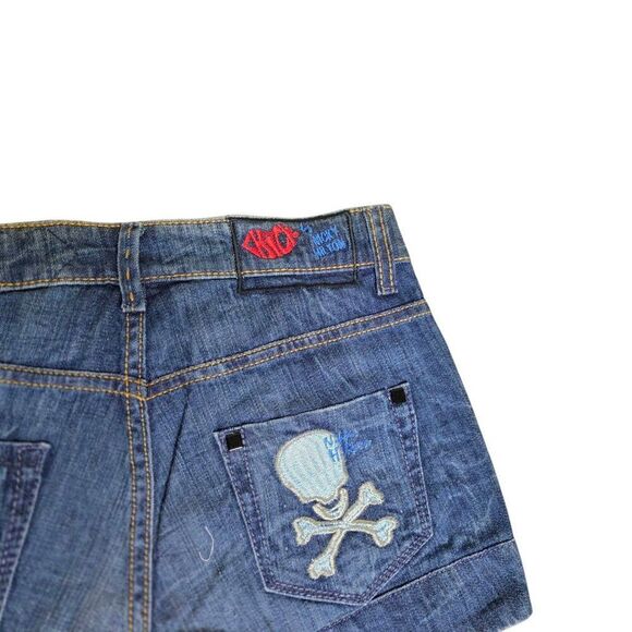 Chick by Nicky Hilton Skull Design Distressed Denim Short Womens Size 24 Blue - Picture 5 of 7
